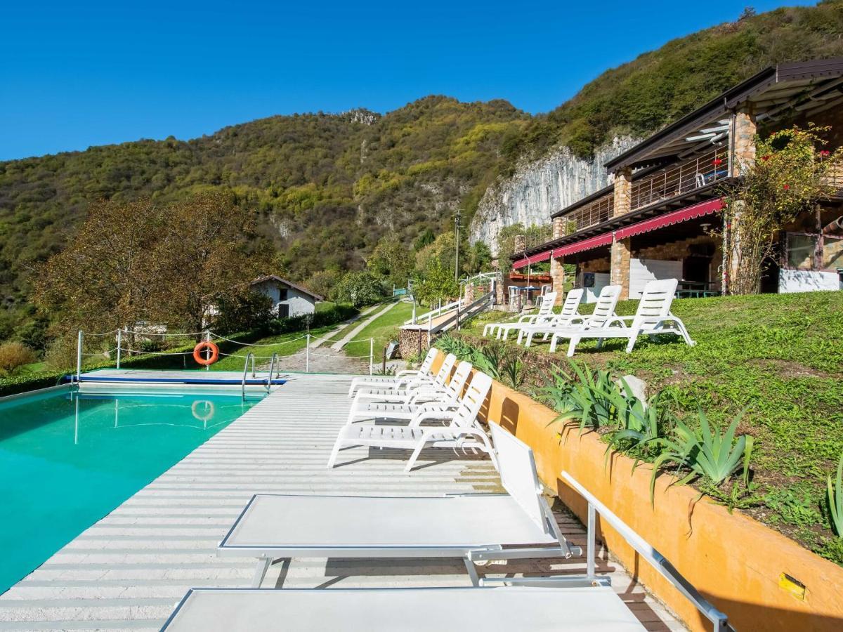 马罗内Beautiful Chalet With Swimming Pool In Lombardy别墅 外观 照片
