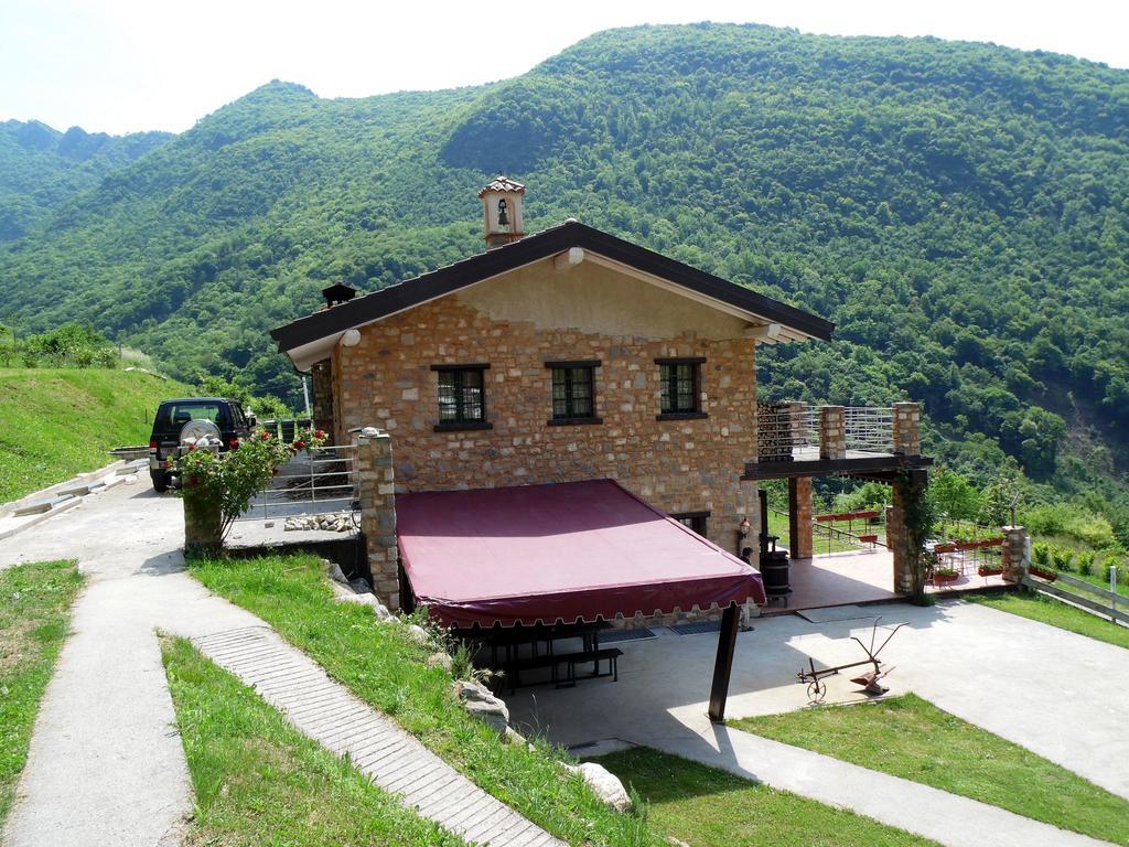 马罗内Beautiful Chalet With Swimming Pool In Lombardy别墅 外观 照片
