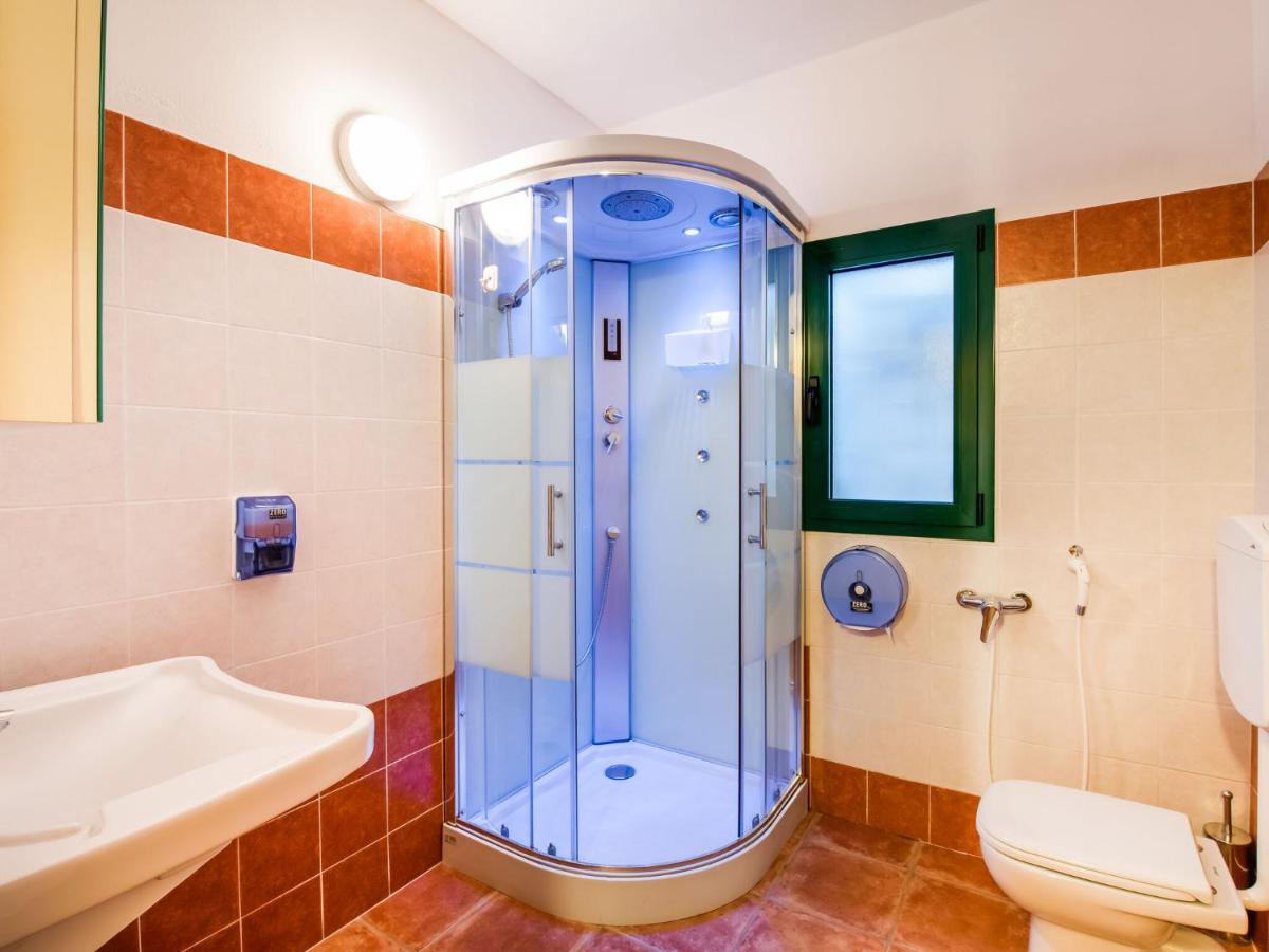 马罗内Beautiful Chalet With Swimming Pool In Lombardy别墅 外观 照片
