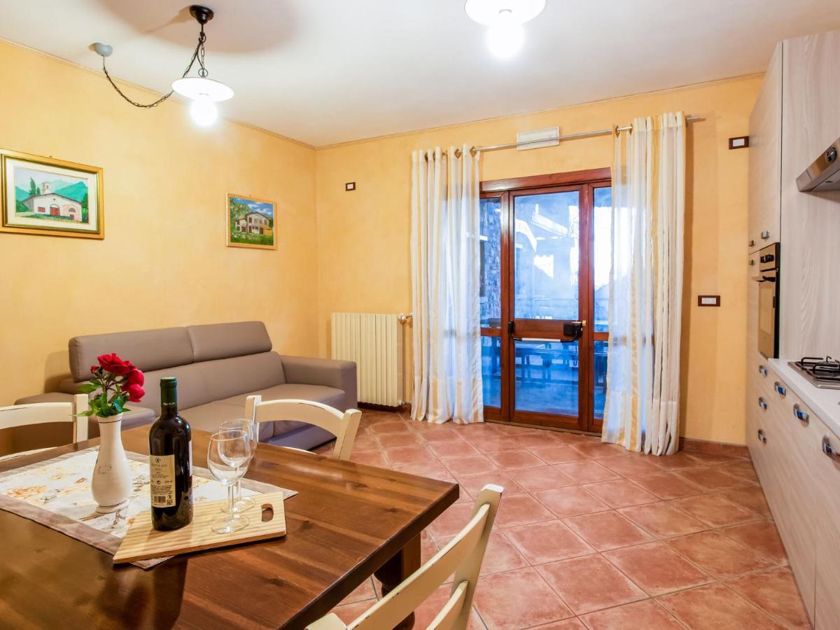 马罗内Beautiful Chalet With Swimming Pool In Lombardy别墅 外观 照片