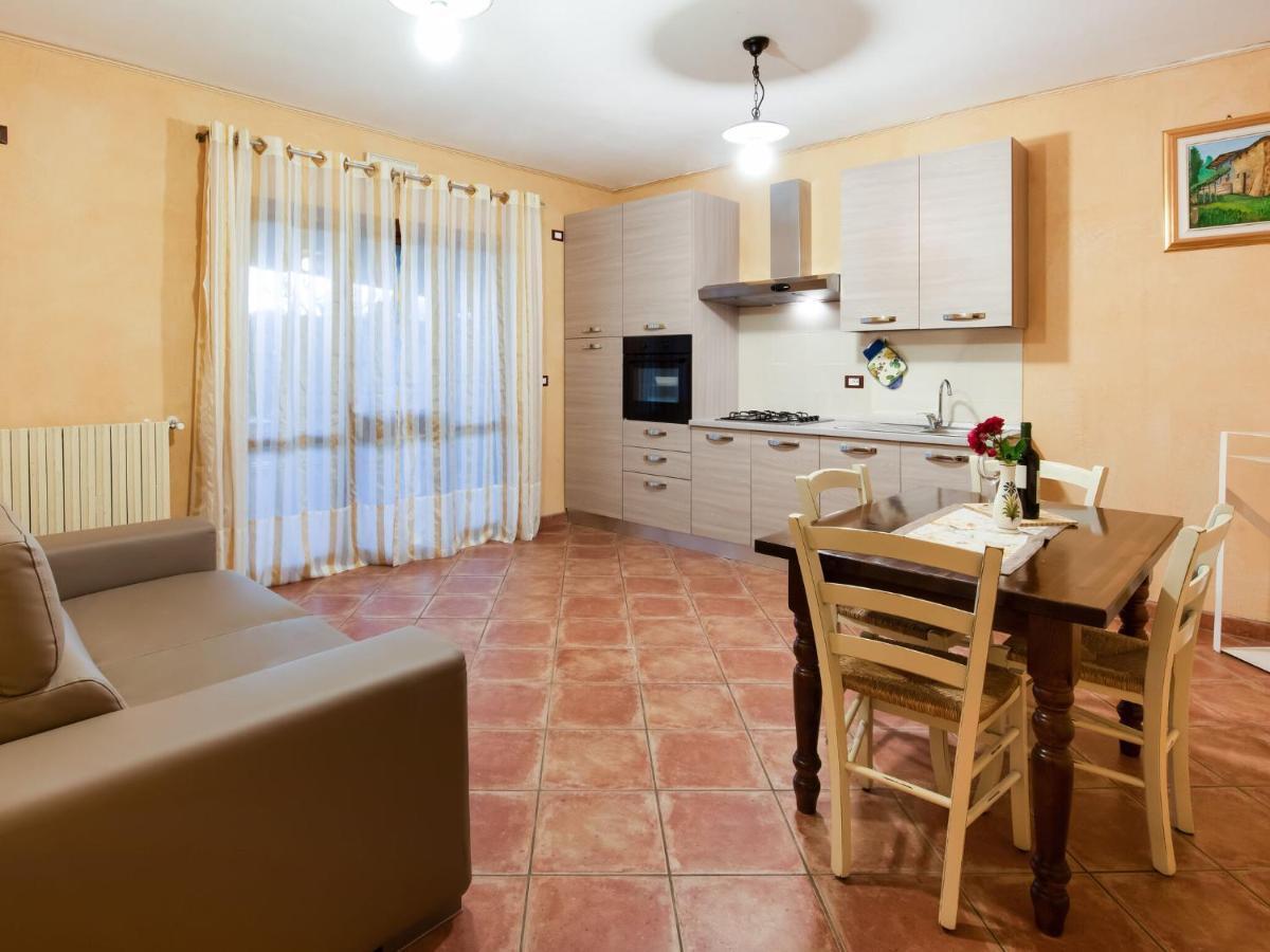 马罗内Beautiful Chalet With Swimming Pool In Lombardy别墅 外观 照片