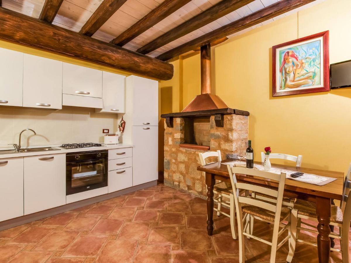 马罗内Beautiful Chalet With Swimming Pool In Lombardy别墅 外观 照片