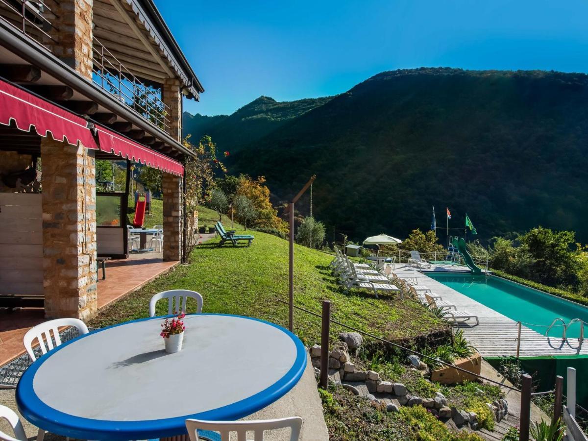 马罗内Beautiful Chalet With Swimming Pool In Lombardy别墅 外观 照片